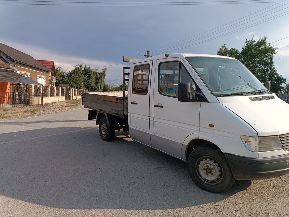 Vând sau dezmembrez Mercedes sprinter carosat