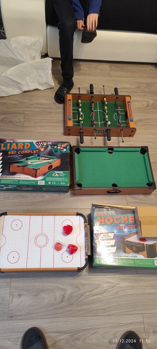 Jocuri de copii, fotbal și hochei