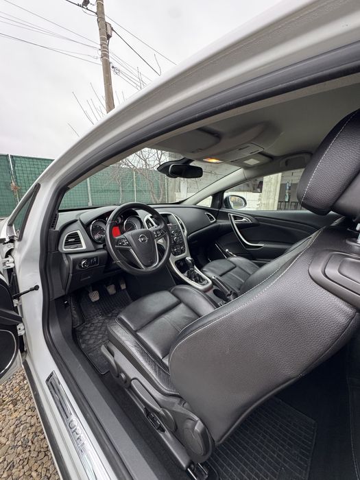 Opel Astra J GTC 1.7CDTI