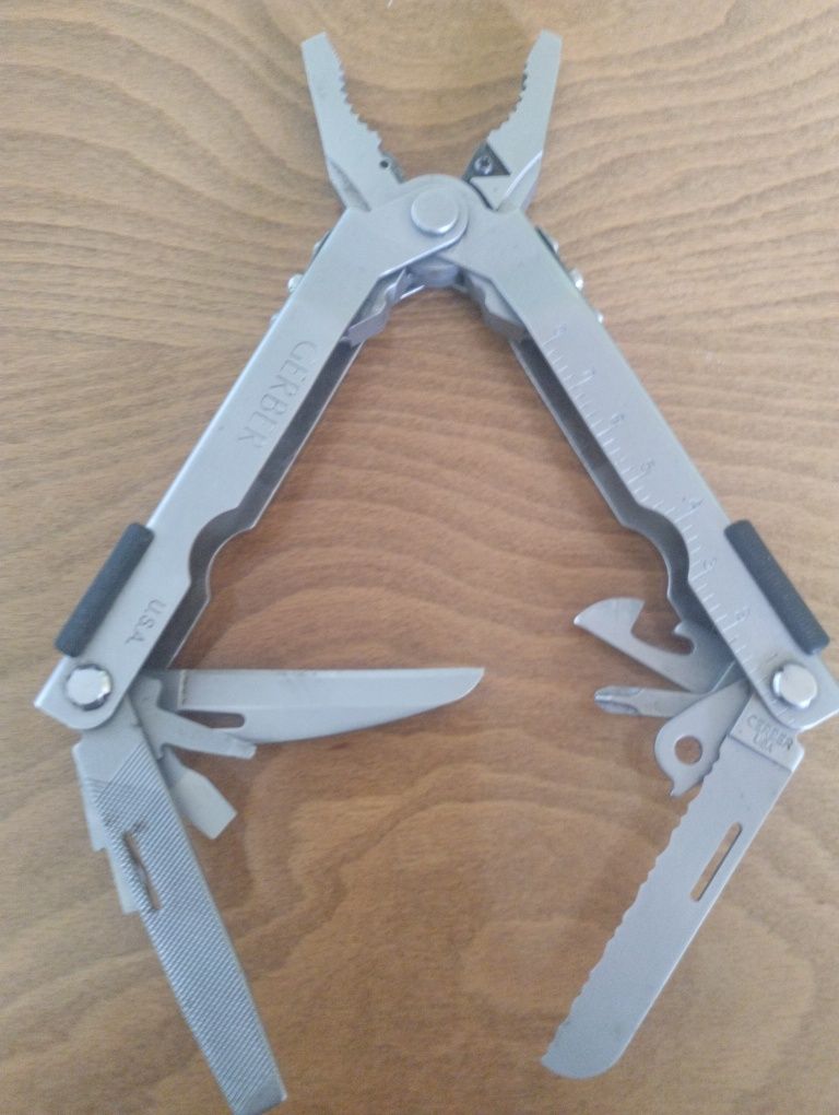 Мултитул Gerber MP600