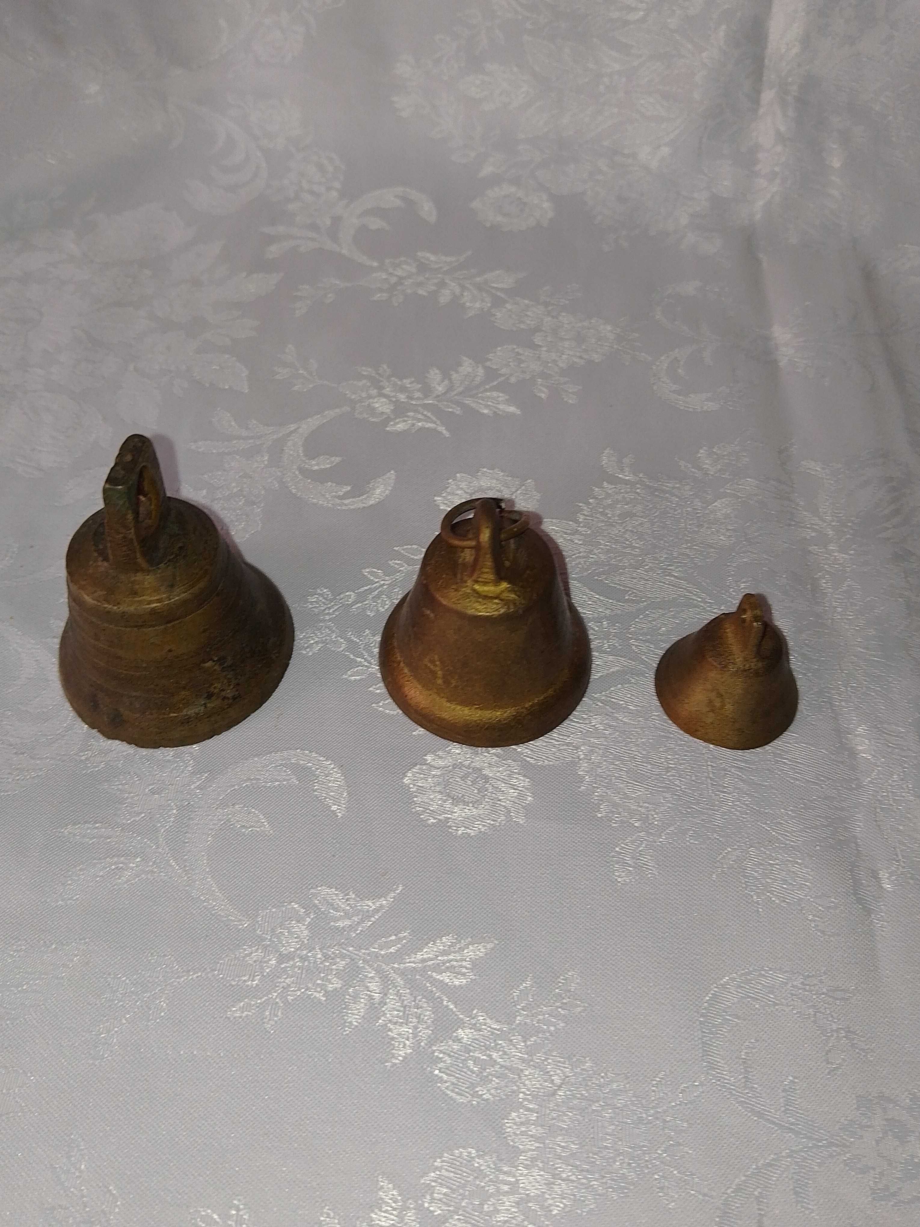 Стари Бронзови Звънчета, Камбанки