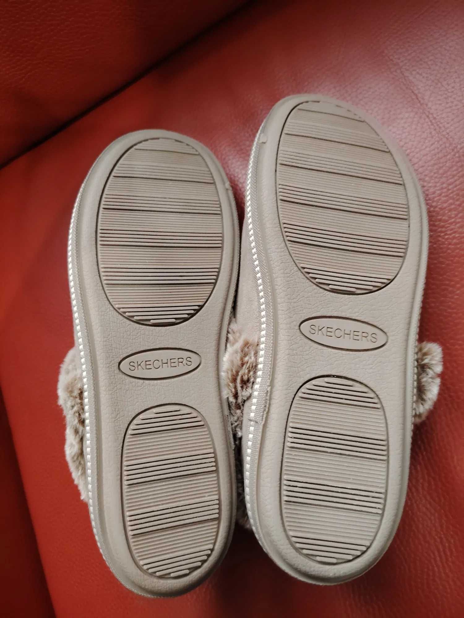 Skechers Papuci de Casă-Noi 39
