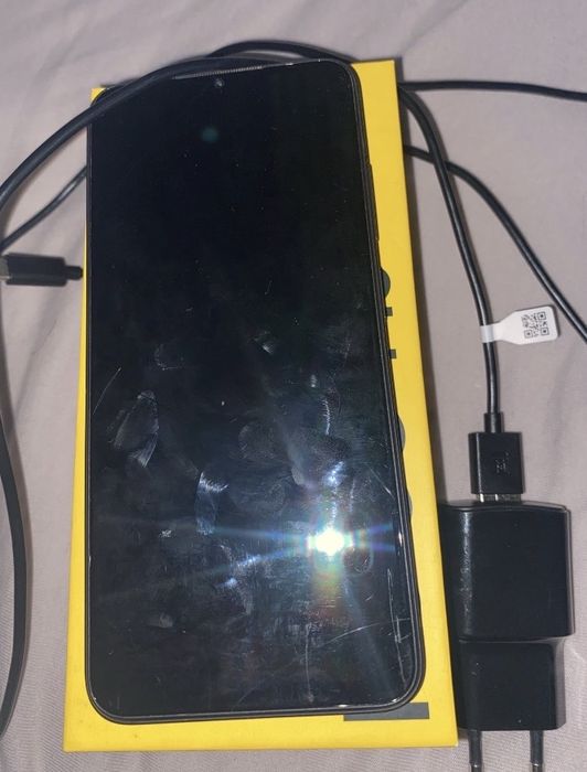 Продам смартфон Poco M5