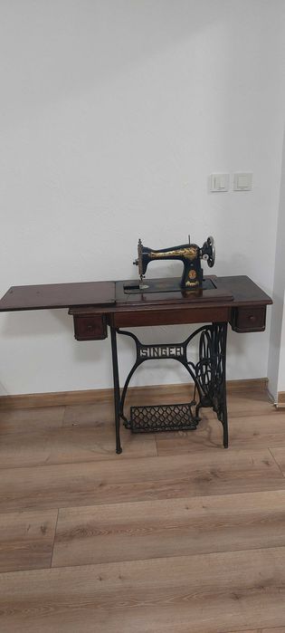 Антикварна шевна  крачна машина Singer