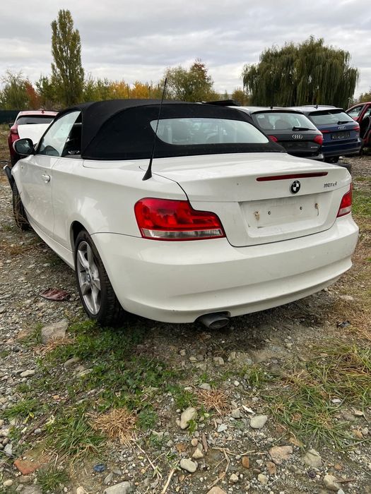Dezmembrez BMW Seria 1 E88 cabrio