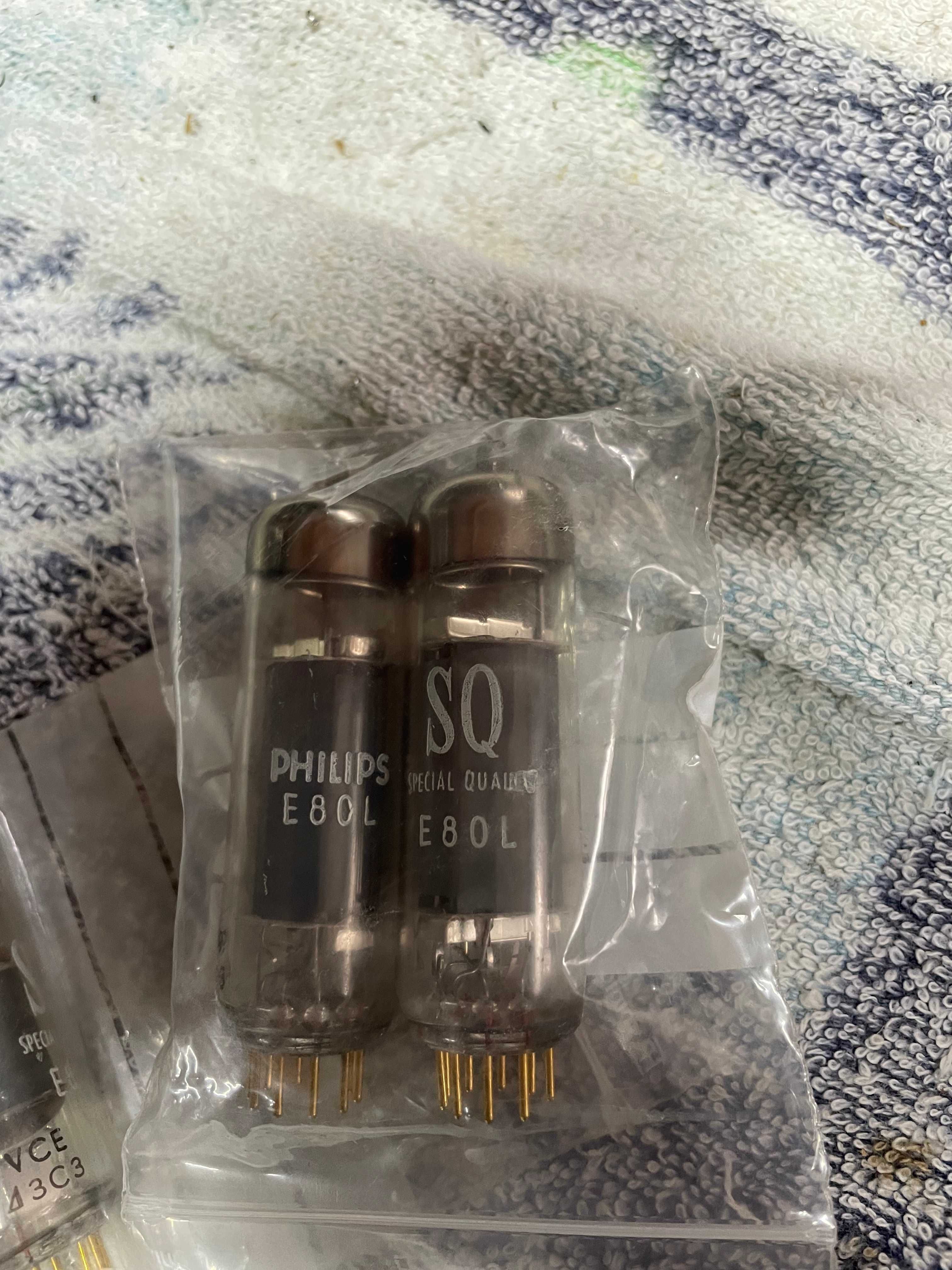 Радио лампа Philips  E80L SQ