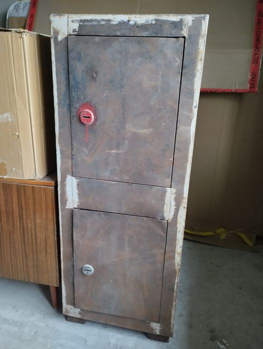 Продаю железный сейф