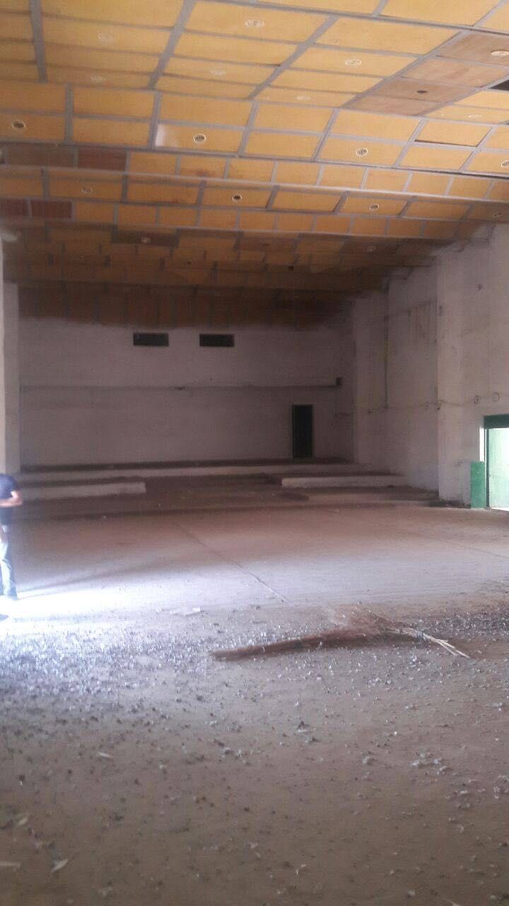 Нотурар бино сотилади