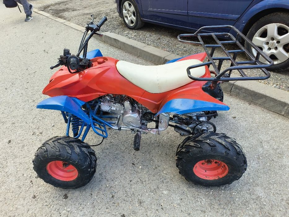 Vând sau schimb ATV