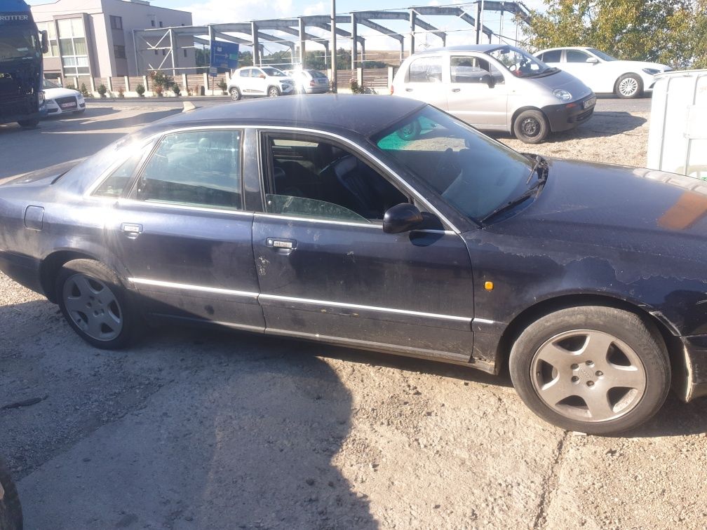 Dezmembrez Audi A8 2.5 Tdi