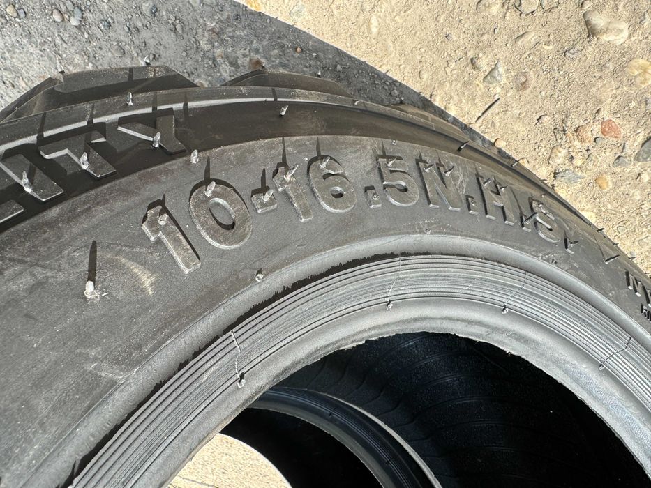 10-16.5 cu 10 pliuri marca FORERUNNER anvelope noi de bobcat