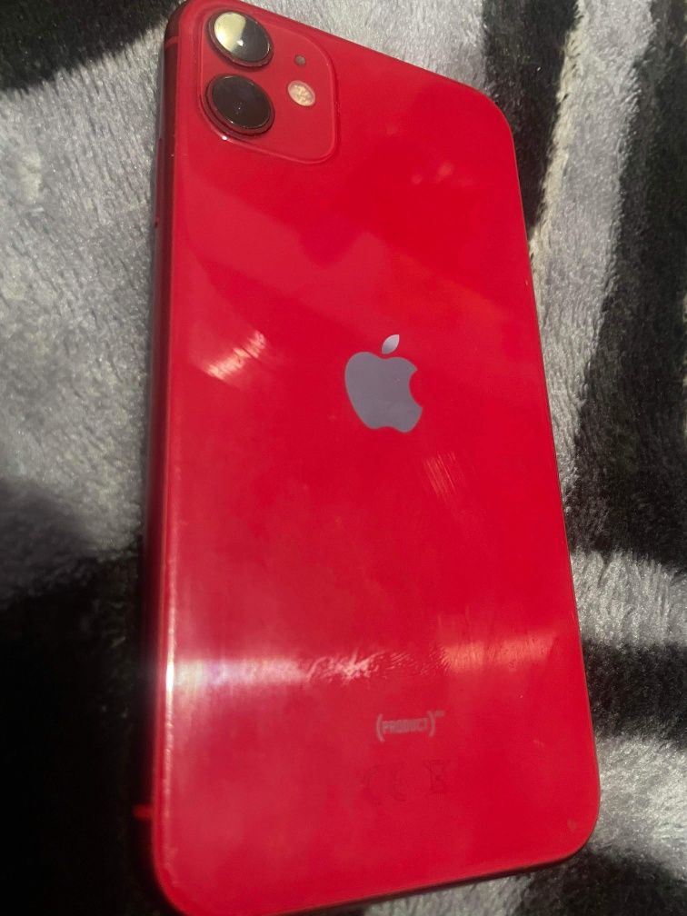 Iphone 11 rosu în stare foarte buna