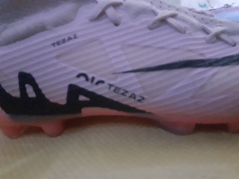 Nike tezaz Holati yaxshi 40-41 Razmir Navoiy viloyati tel qiling yaxsh