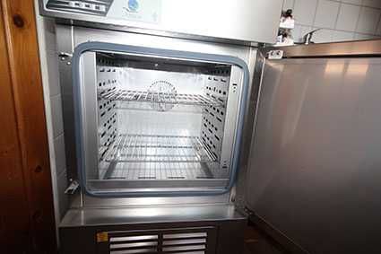 Echipamente de laborator microbiologic