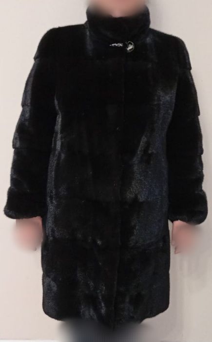 Продам норковую шубу blackglama