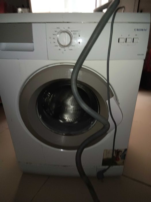 Пералня  втора употреба запазена.