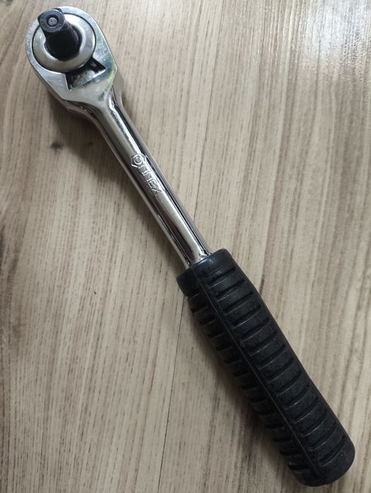 Тресчотки и въртоци  3/8