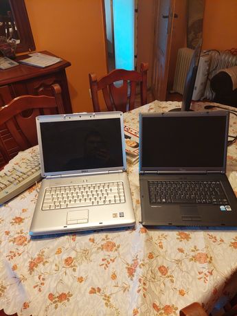 Vând 2 laptopuri Dell și Siemens