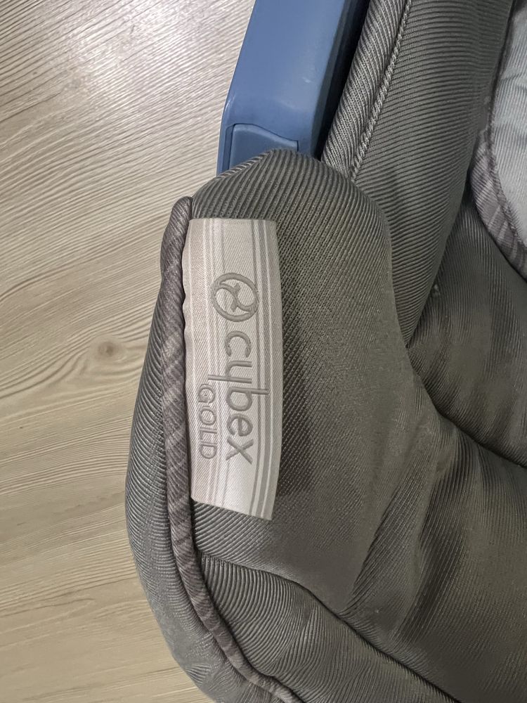 Бебешко столче Cybex Aton 5 Gold + адаптери