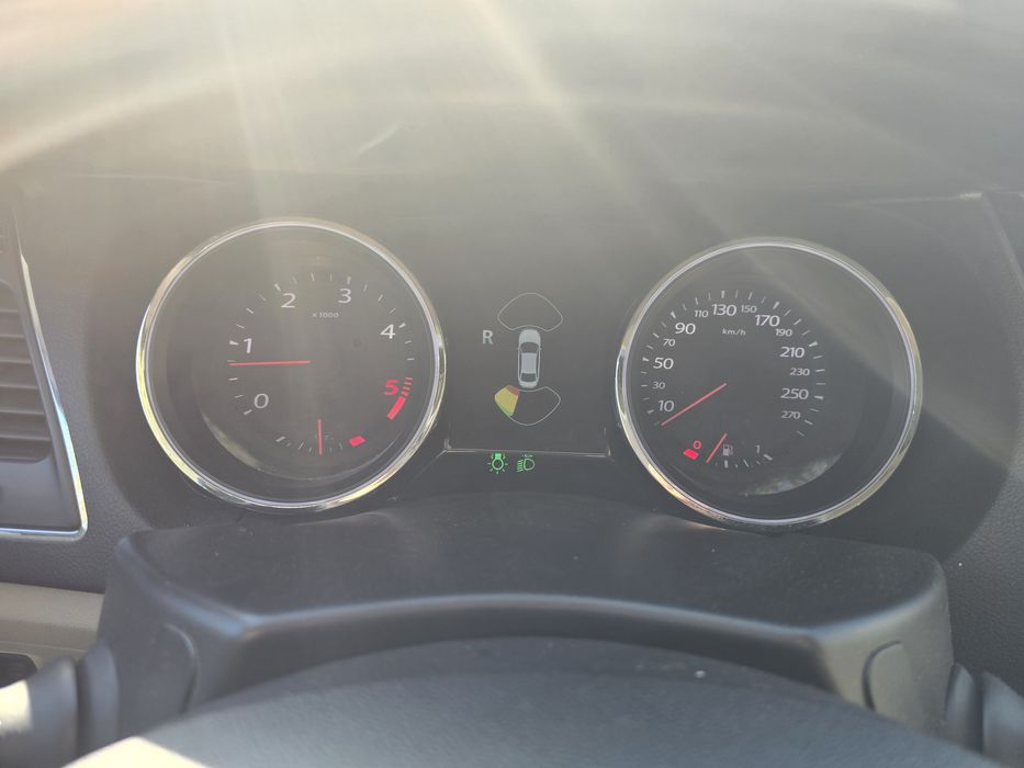 Renault Latitude 2.0 dci - Initiale paris