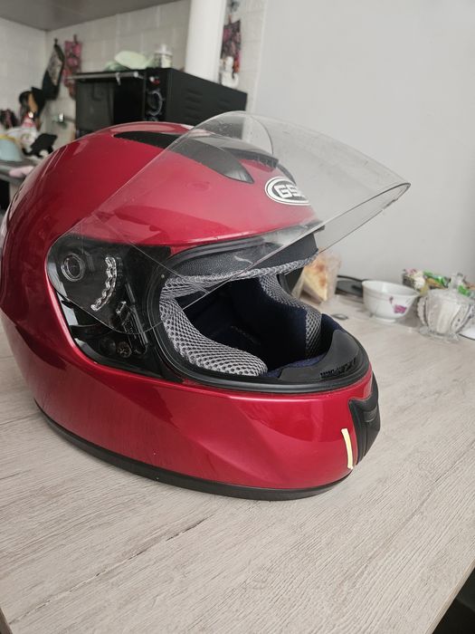 Продам мотошлем в хорошем состоянии..