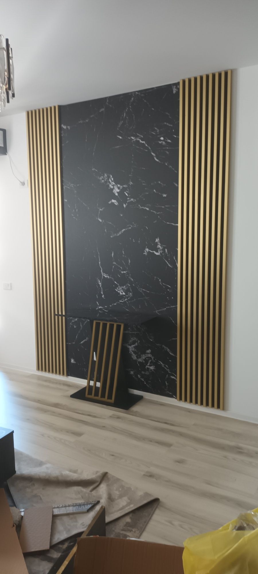 Montaj tapet,profile decorative,vopsea pensulata, riflaje decorative !