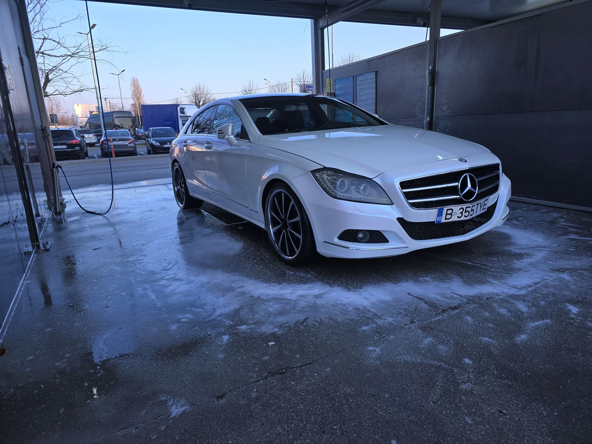 Mercedes cls 350 alb perla