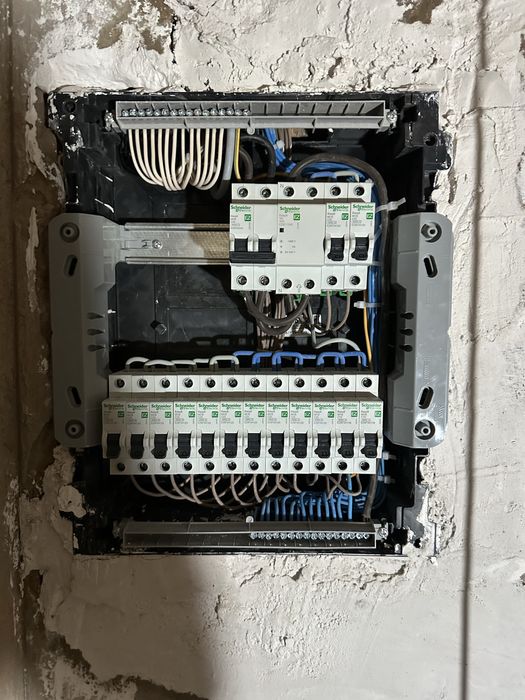 Электрик. Электромонтаж.Монтаж проводки.Установка розетка и включатель