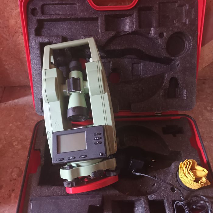 Statie Totala Leica T107