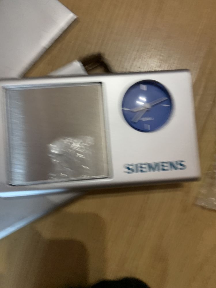 Ceas de birou Siemens cu tablita magnetica si calculator