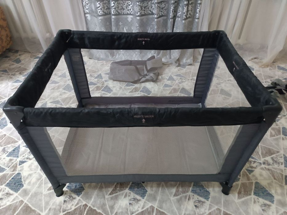 Продам детский манеж.