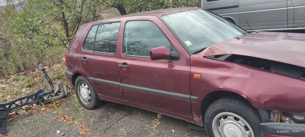 Продавам Golf 3 на части