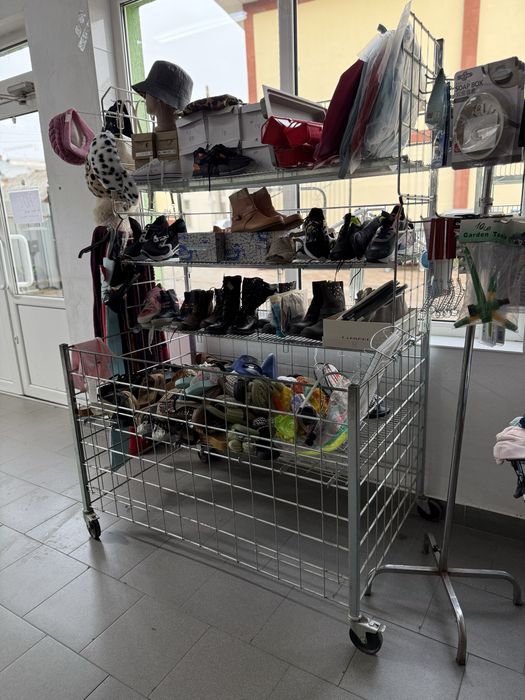 Coș-raft metalic pentru expunere