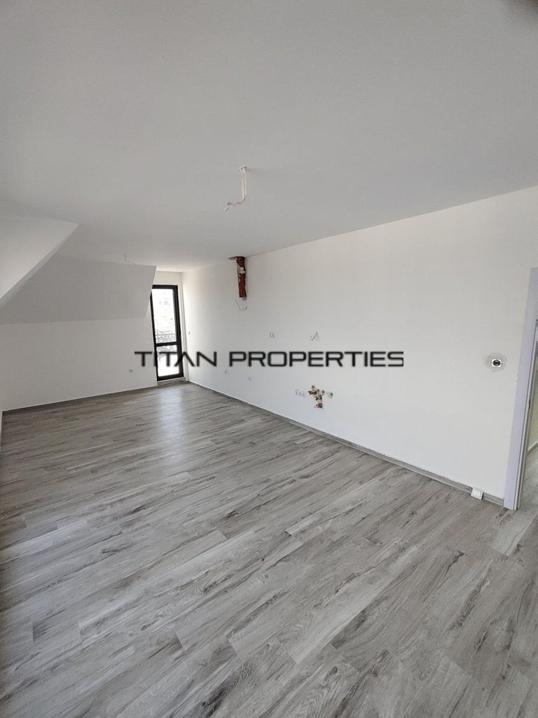 Продава се Тристаен апартамент в Бургас, Долно Езерово - 143 кв.м за 1504 €/кв.м - Снимка #11