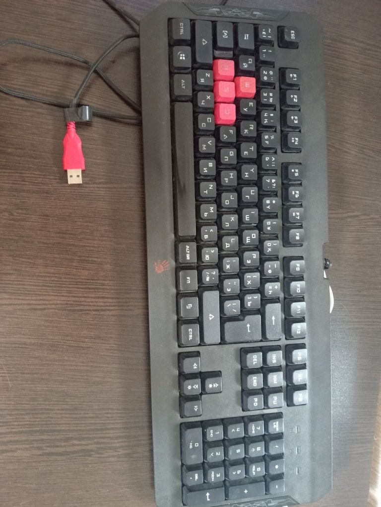Продам 2 клавиатуры