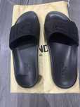 Slapi Papuci Fendi marimea 41 piele.