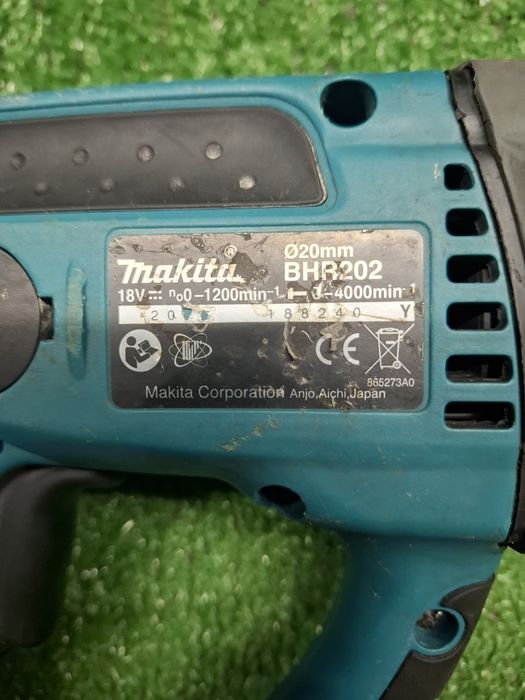 Перфоратор на Makita BHR202