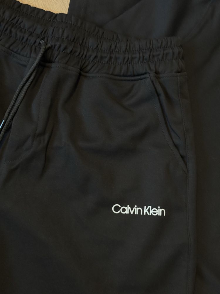 Set compleu Calvin Klein XXL (sau XL)
