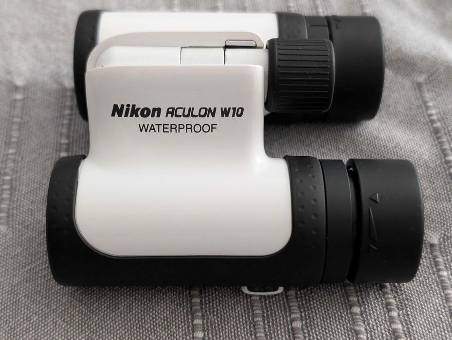 Binoclu Nikon Aculon W10 Waterproof