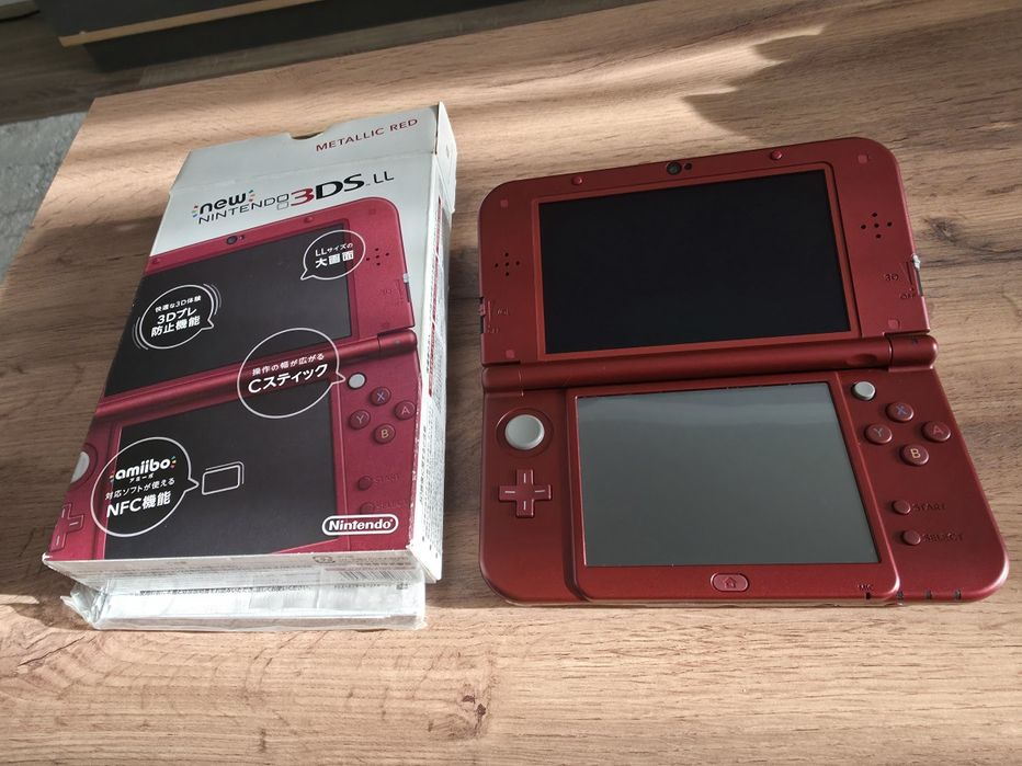 Продам новую приставку New Nintendo 3DS LL Red