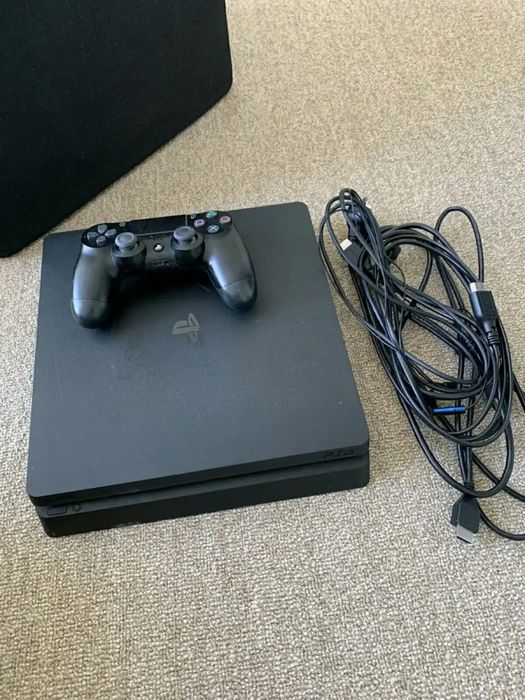 Playstation 4 slim