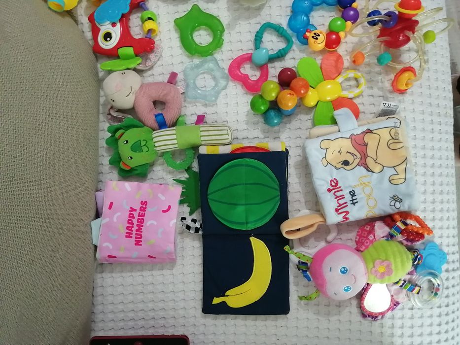 Lot masiv jucării bebeluși