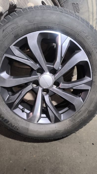 Зимние комплект шины Powertrac с дисками 225/60 R17