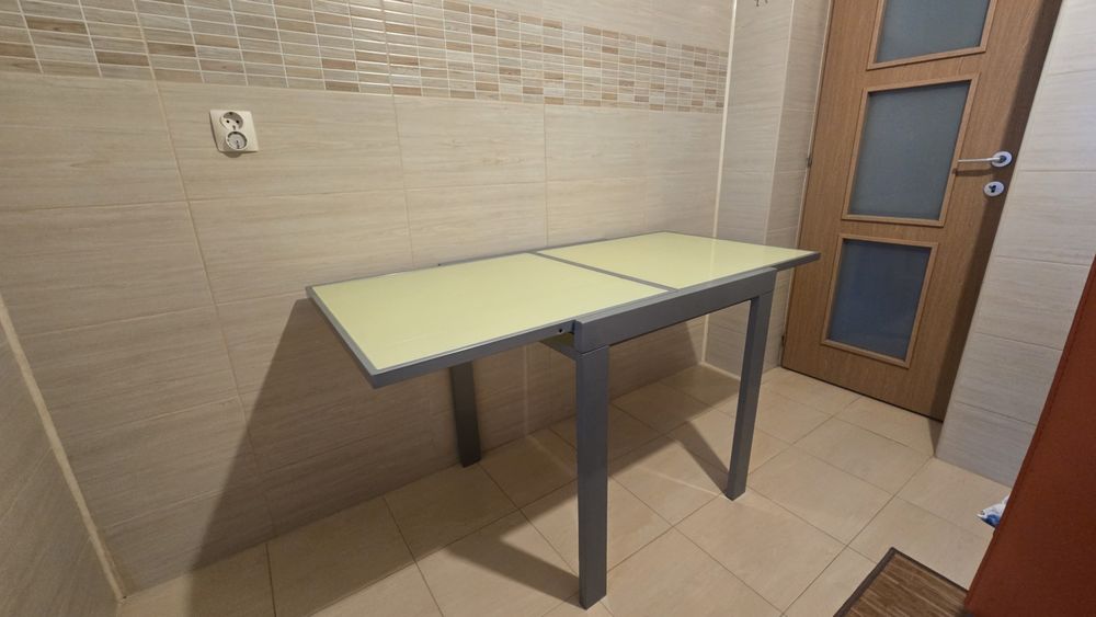 Vând masa Mobexpert