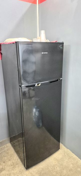 Frigider Vortex 2 usi 206 litrii 143 cm