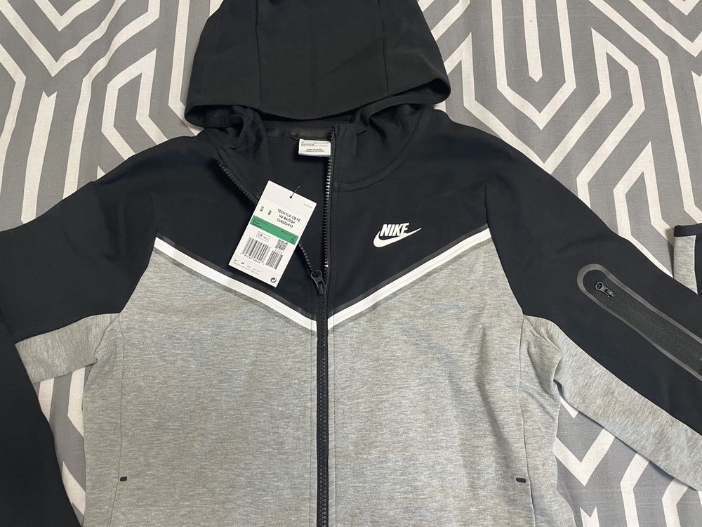 NIKE TECH FLEEECE hoodie (158-170 см.)