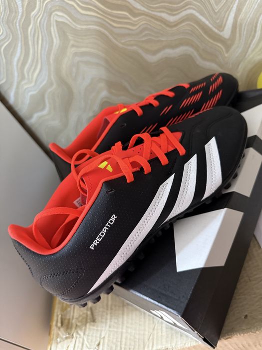Сороконожки Adidas Predator