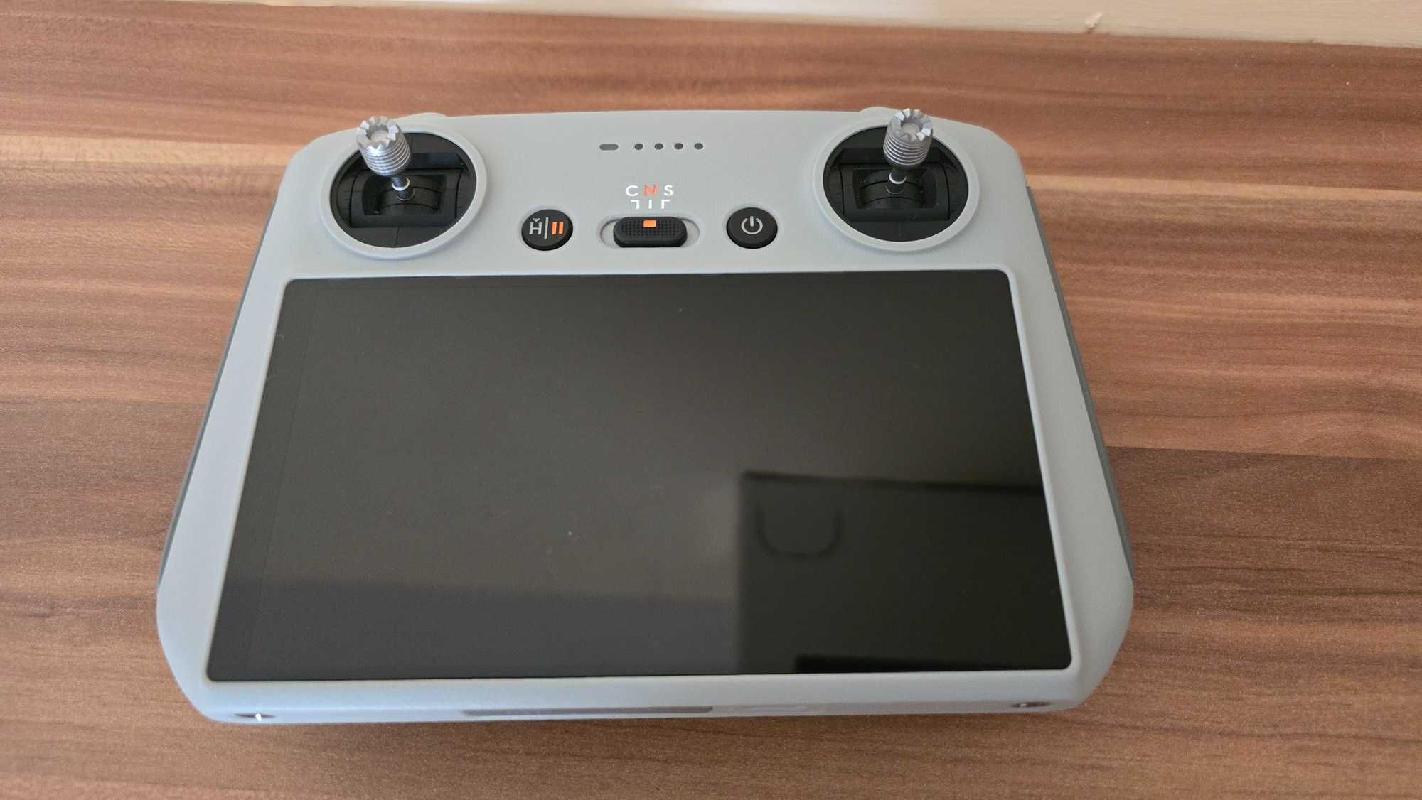 DJI RC Контролер – Отлично състояние, без драскотинa