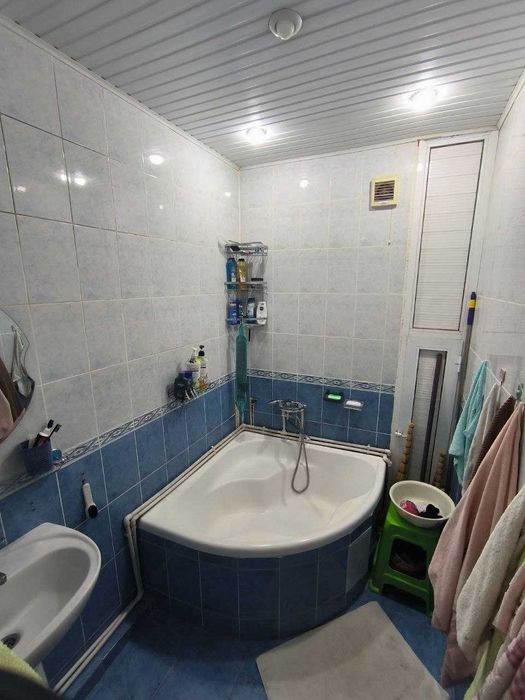 Sotiladi 3 xon kv 1 qavat dokon ofis va xk 2 liniya Sebzor Ganga NBU