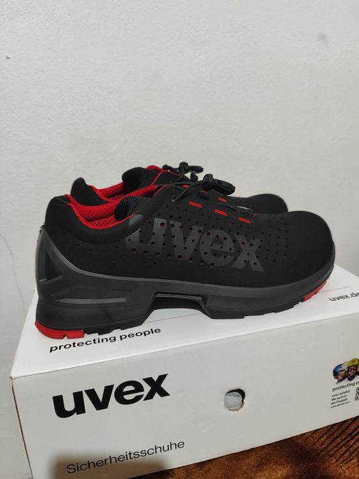 Vând papuci Uvex noi nr 43